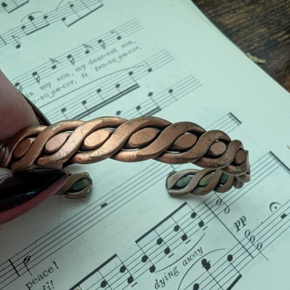 Elegant Copper Bracelet for Women - Picture 4 of 5